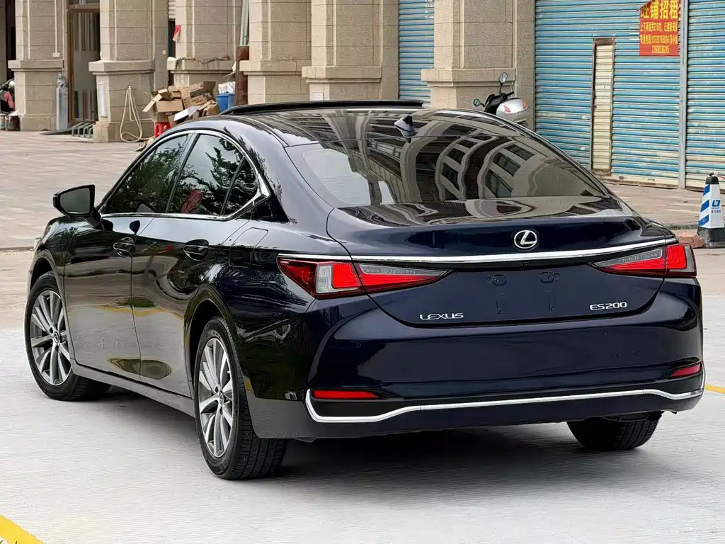 Lexus ES — фото 8
