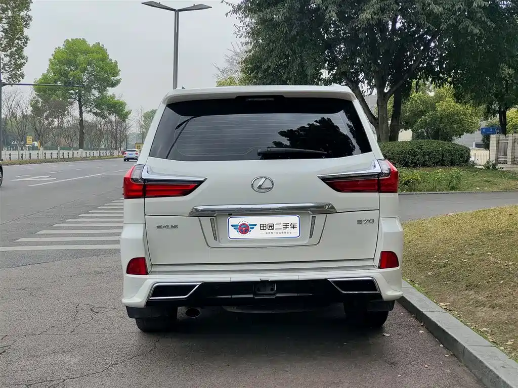 Lexus LX — фото 5