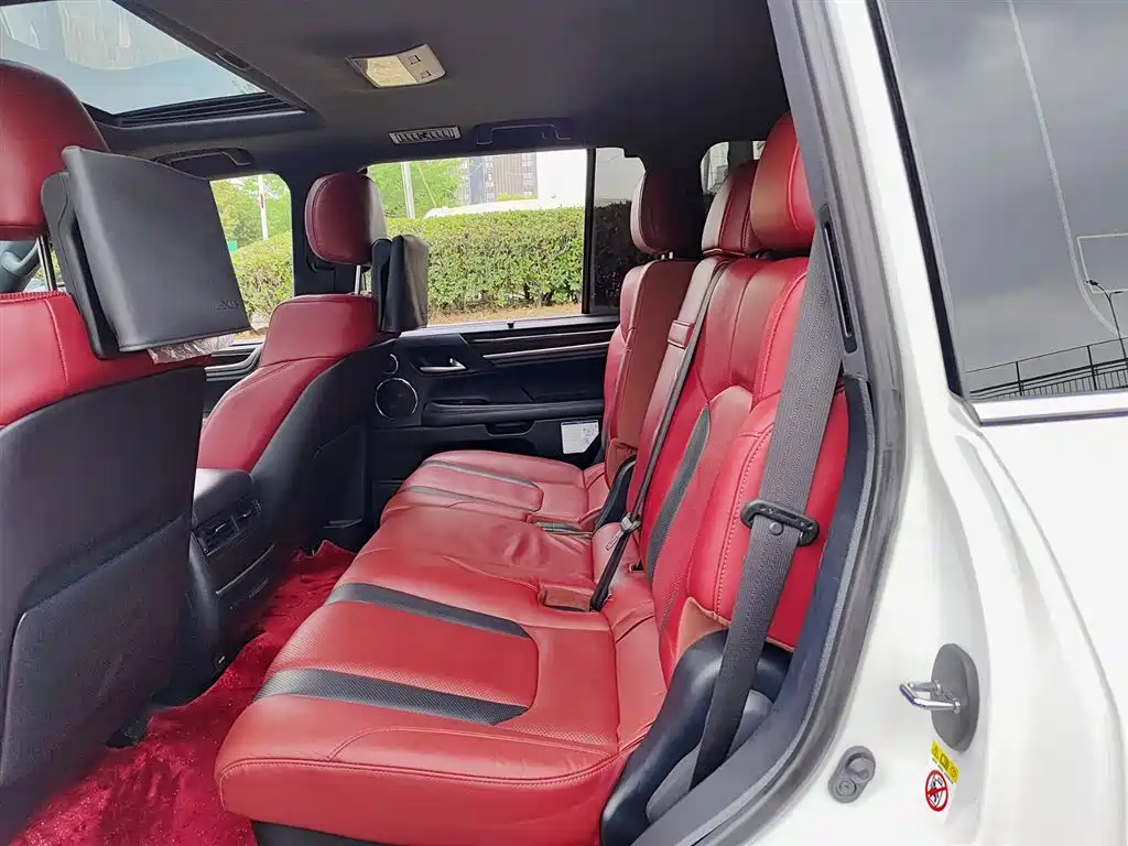 Lexus LX — фото 8