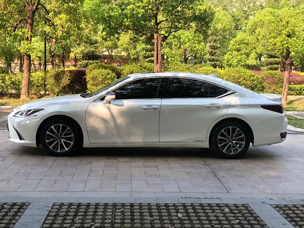 Lexus ES — фото 3