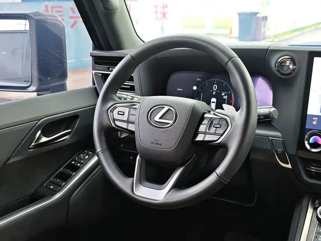 Lexus GX — фото 21