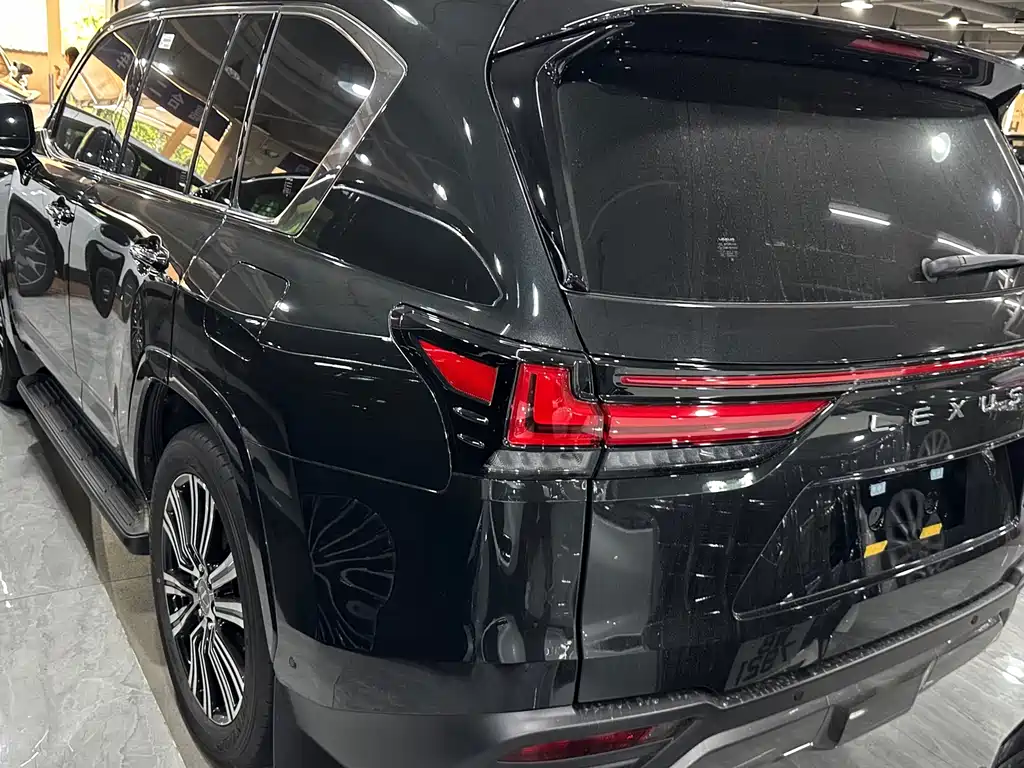Lexus LX — фото 11