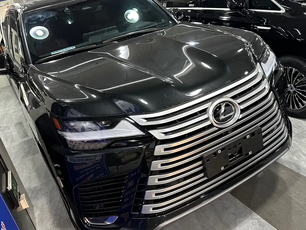 Lexus LX — фото 13