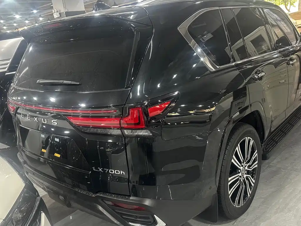 Lexus LX — фото 15