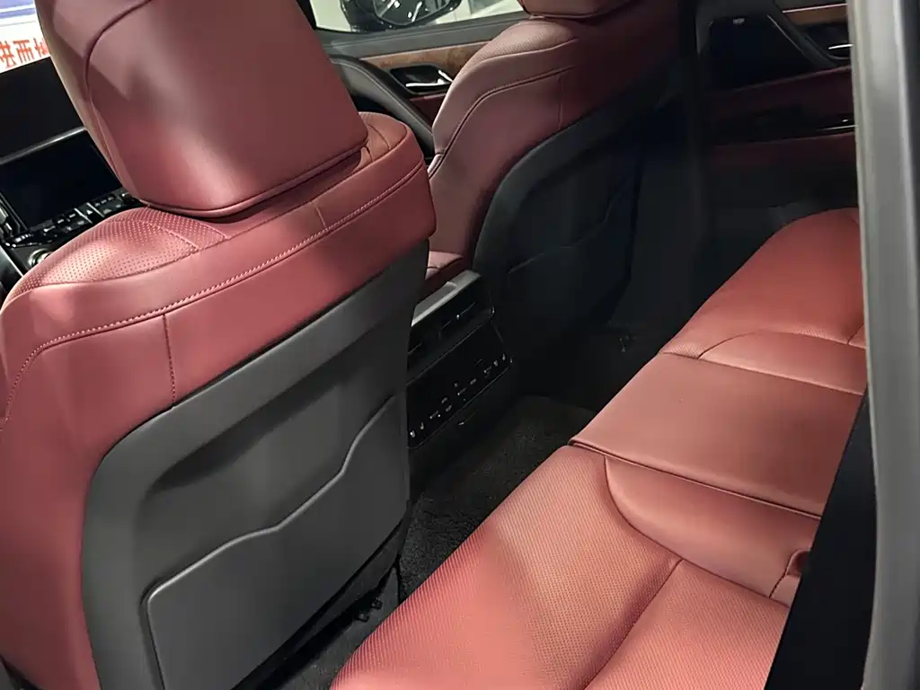 Lexus LX — фото 9