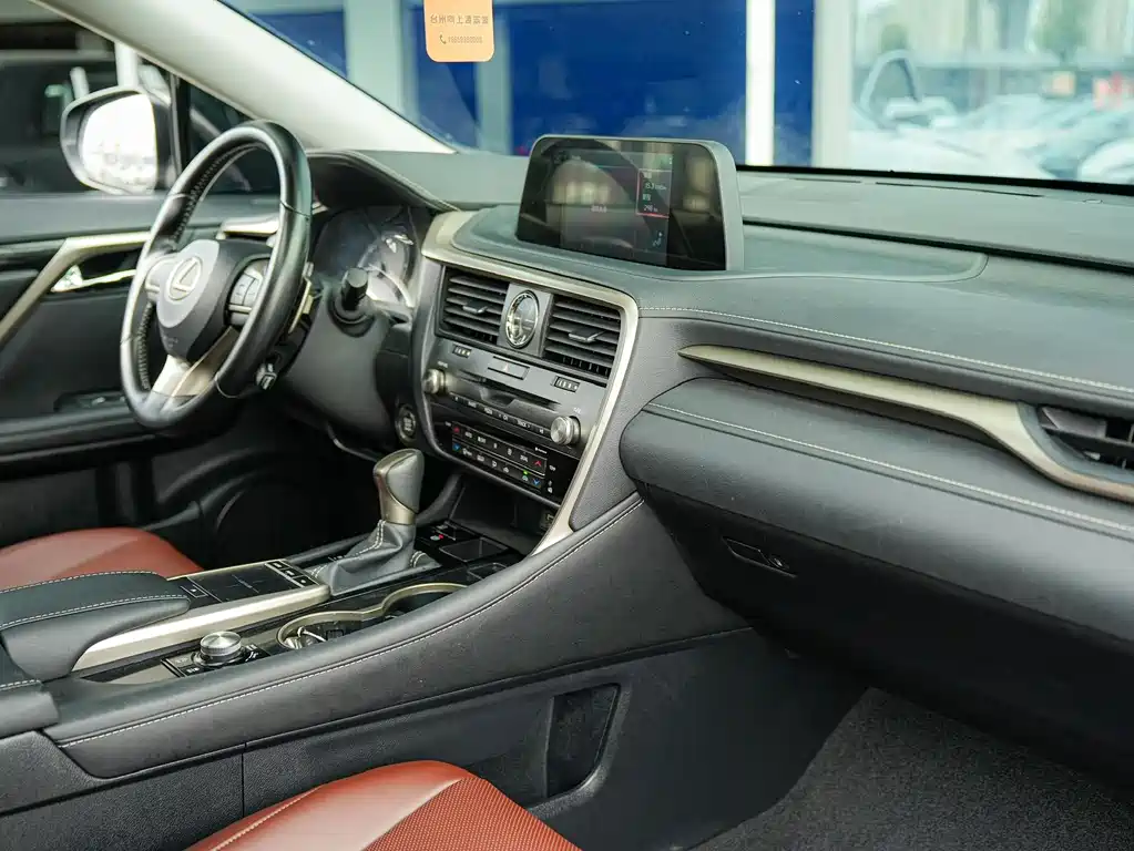 Lexus RX — фото 10