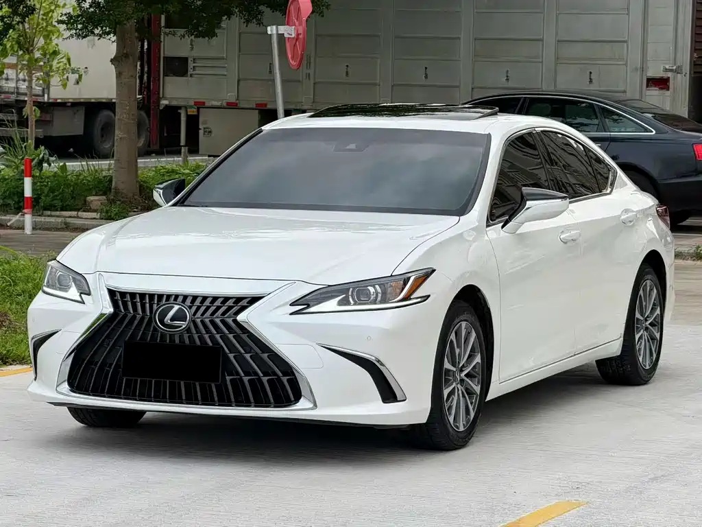 Lexus ES — фото 2