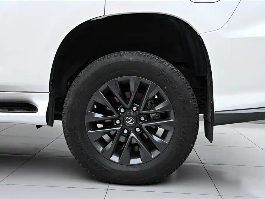 Lexus GX — фото 36
