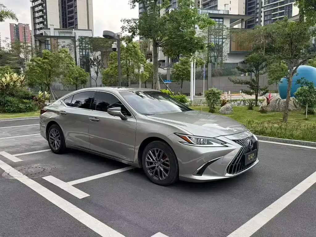 Lexus ES — фото 2