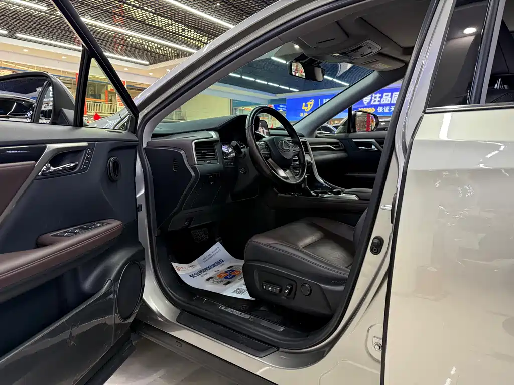 Lexus RX — фото 14