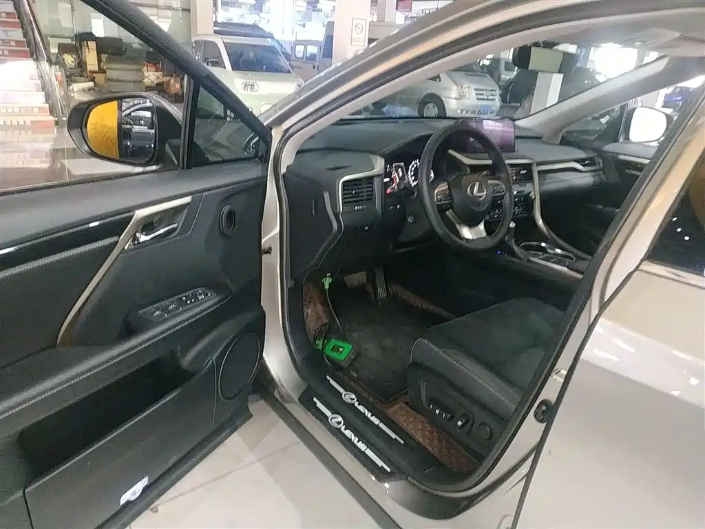 Lexus RX — фото 10