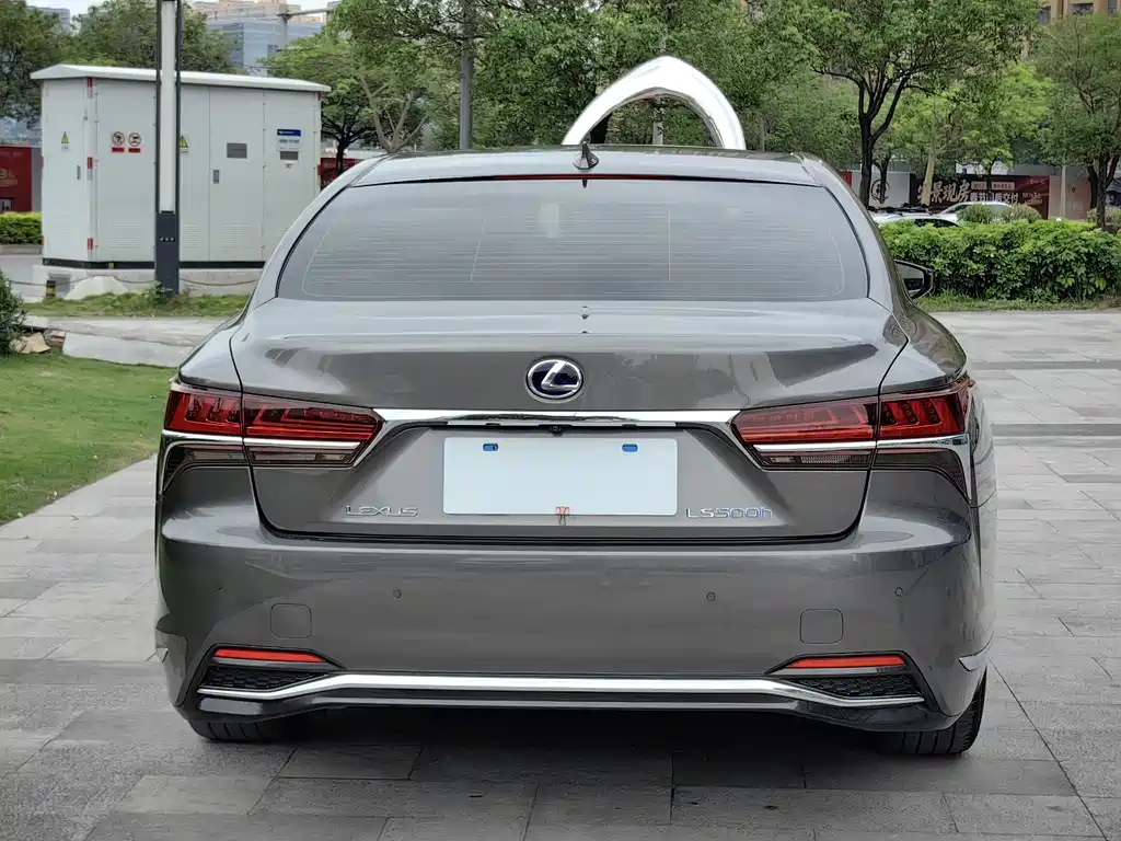 Lexus LS — фото 5
