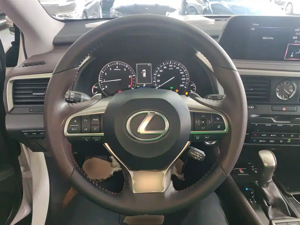 Lexus RX — фото 11