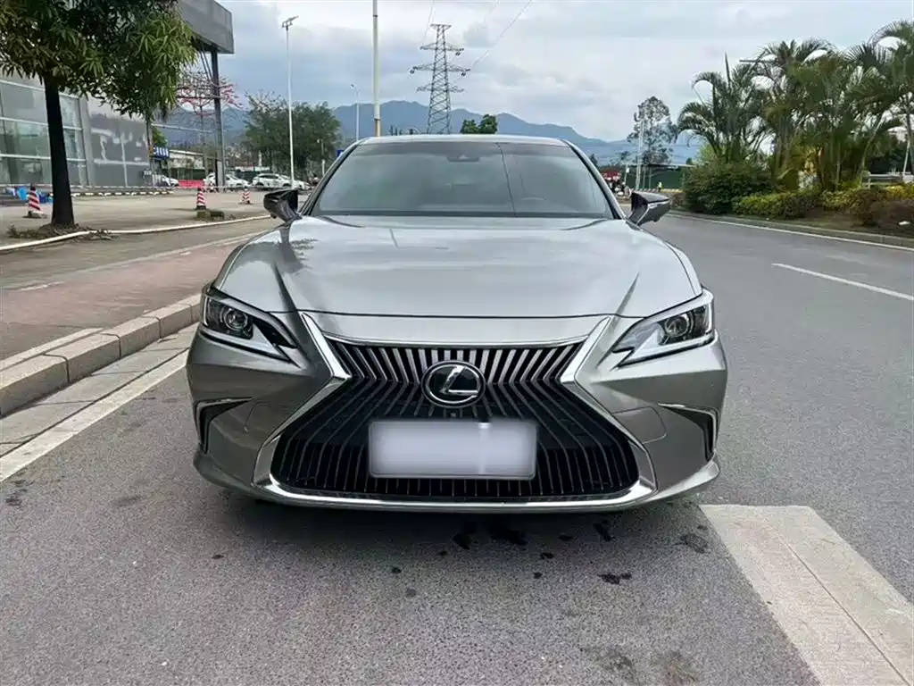 Lexus ES — фото 24