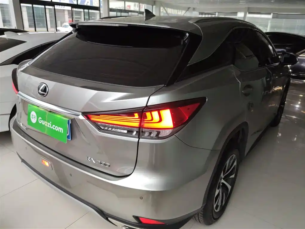 Lexus RX — фото 7