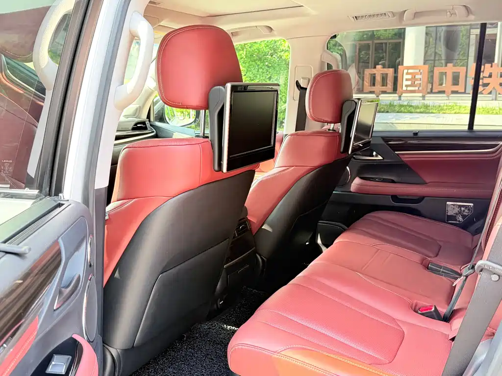 Lexus LX — фото 13
