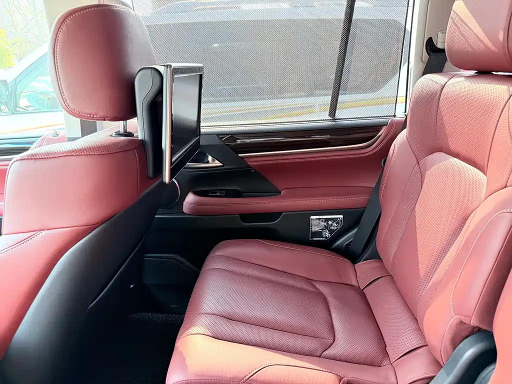 Lexus LX — фото 18