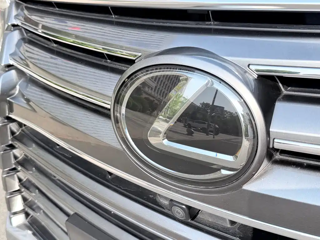 Lexus LX — фото 21