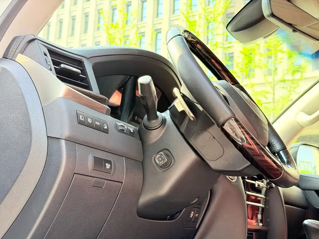 Lexus LX — фото 5