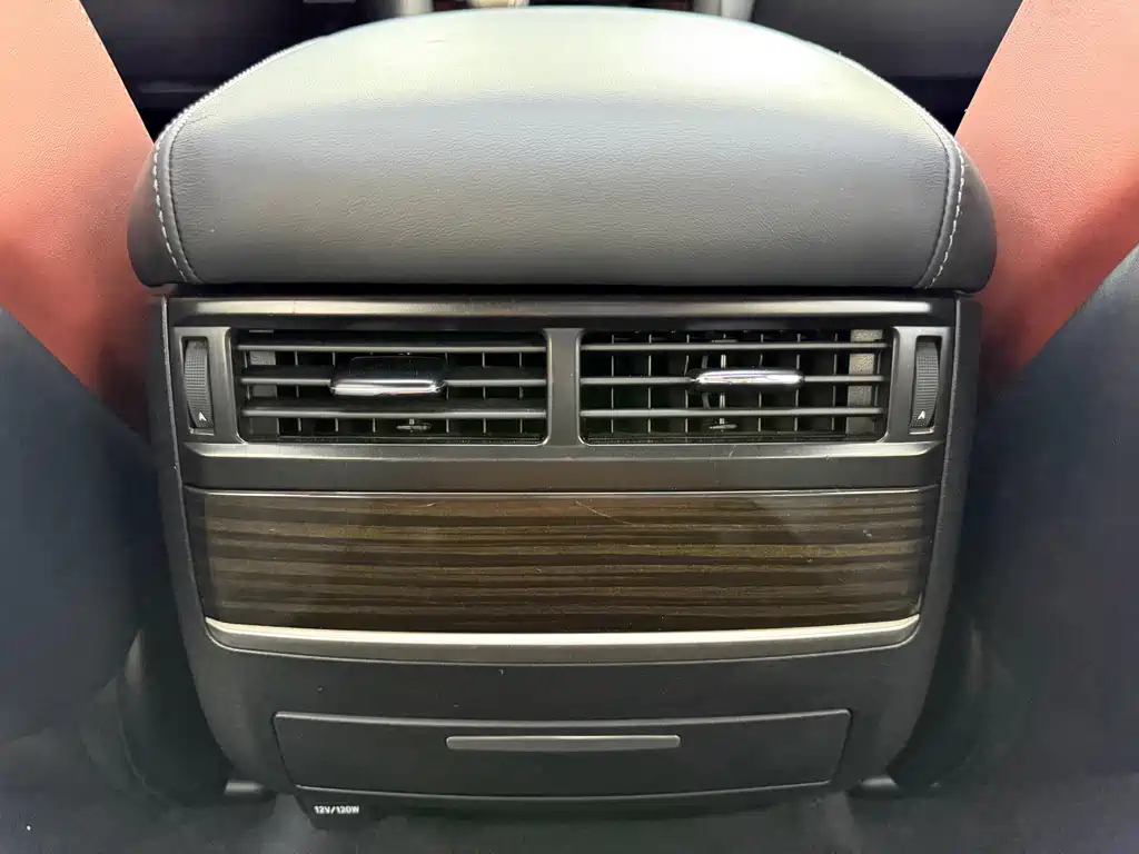 Lexus LX — фото 17