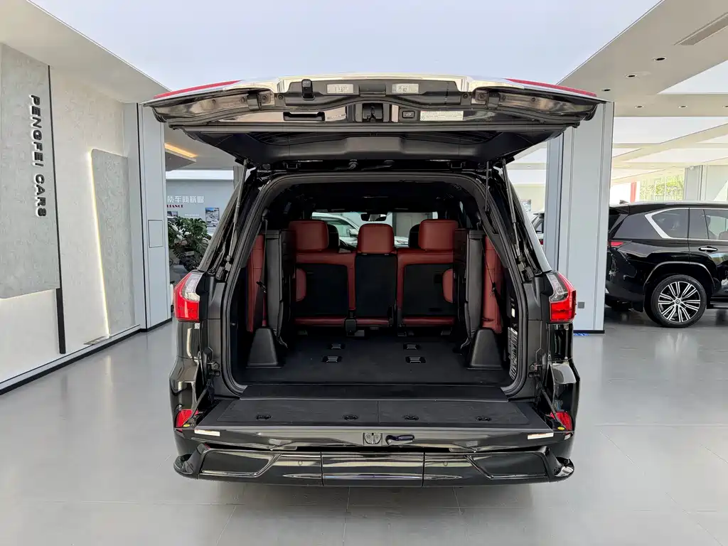 Lexus LX — фото 20