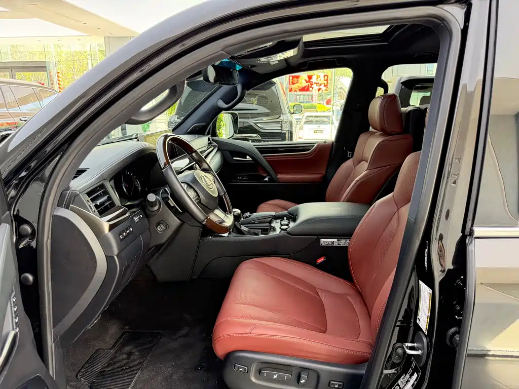 Lexus LX — фото 4