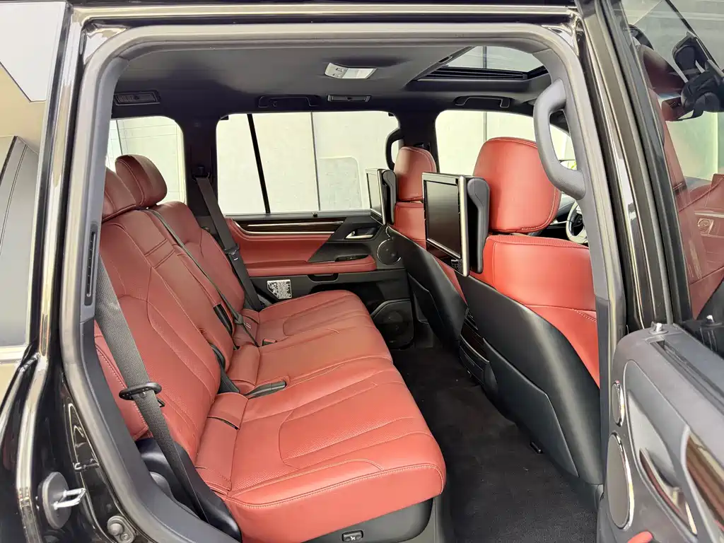 Lexus LX — фото 7