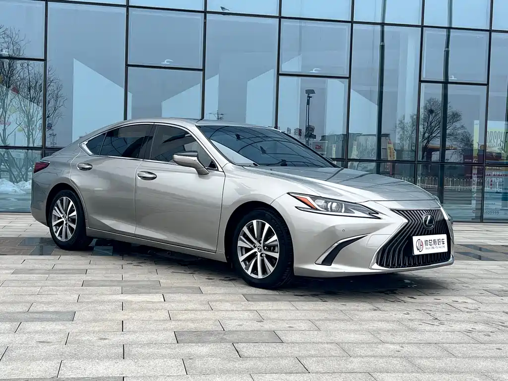 Lexus ES — фото 3