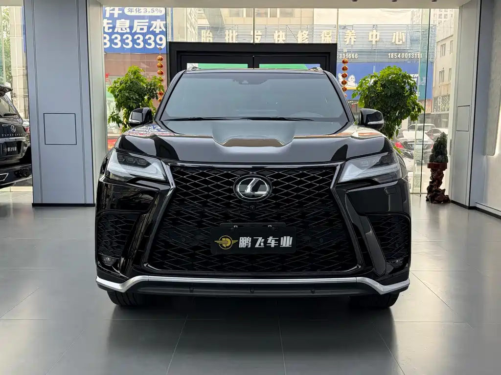 Lexus LX — фото 2