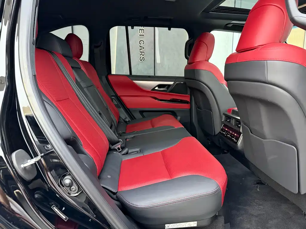 Lexus LX — фото 14