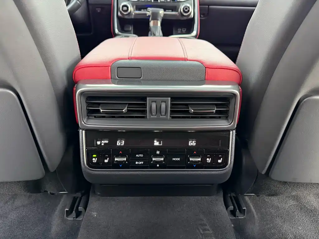 Lexus LX — фото 15
