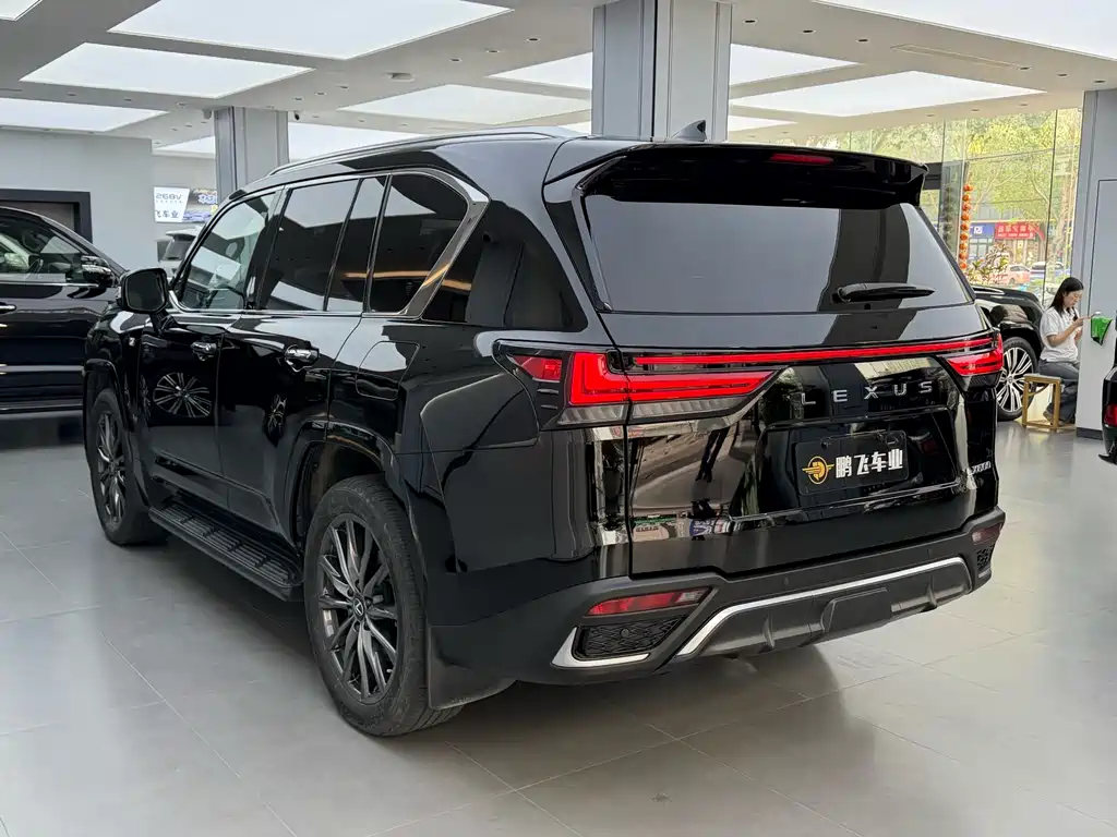 Lexus LX — фото 21