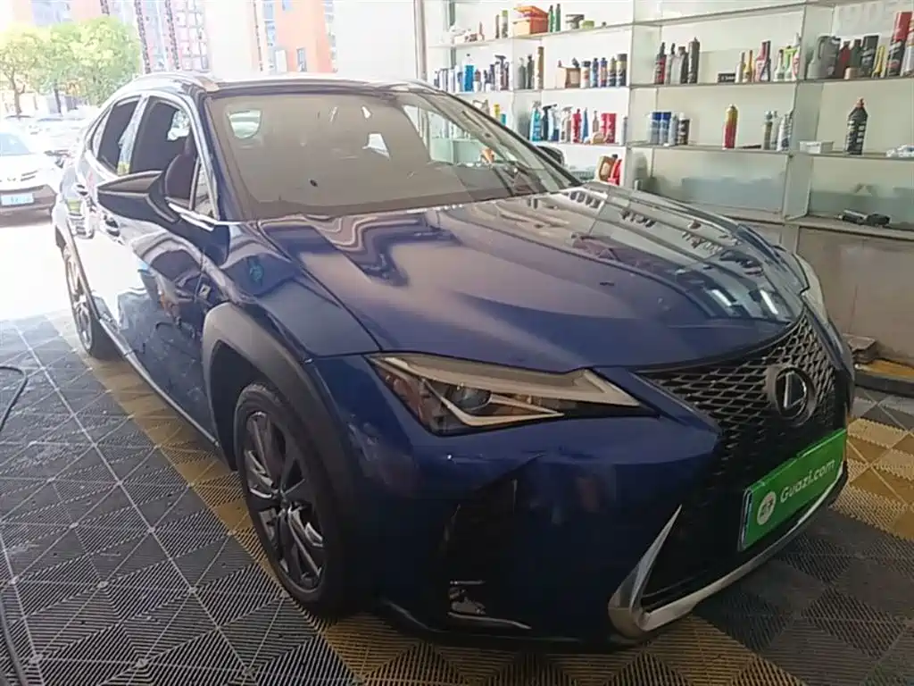 Lexus UX — фото 4