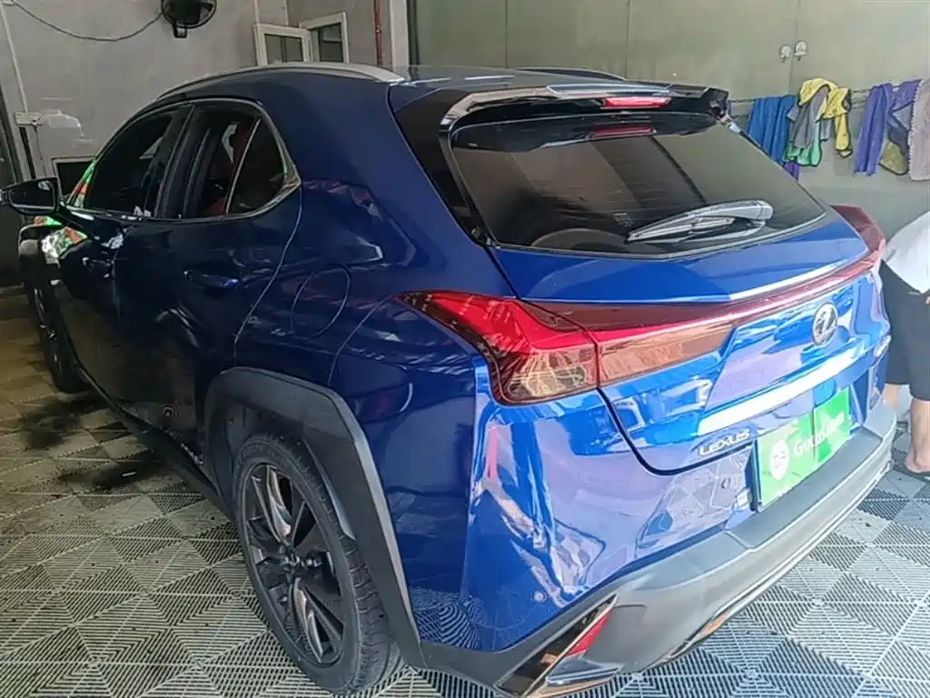 Lexus UX — фото 5