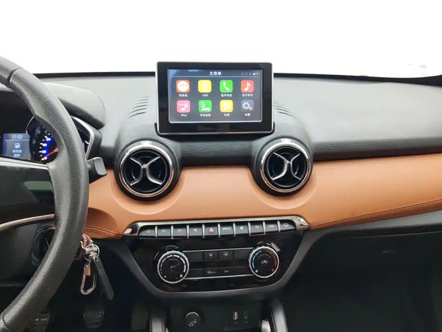 BAIC Senova X35 — фото 13