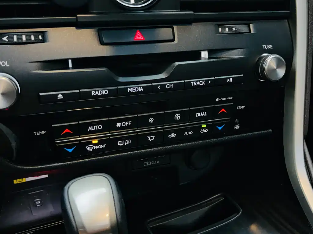 Lexus RX — фото 17