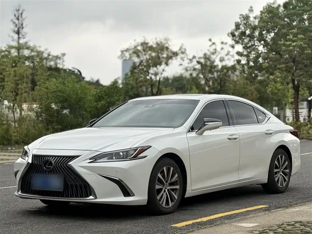 Lexus ES — фото 2