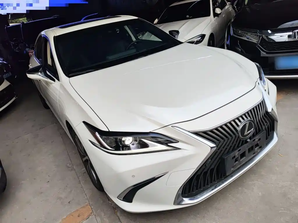 Lexus ES — фото 22