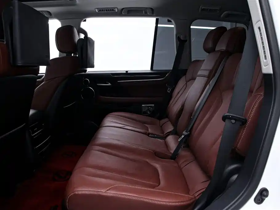 Lexus LX — фото 14