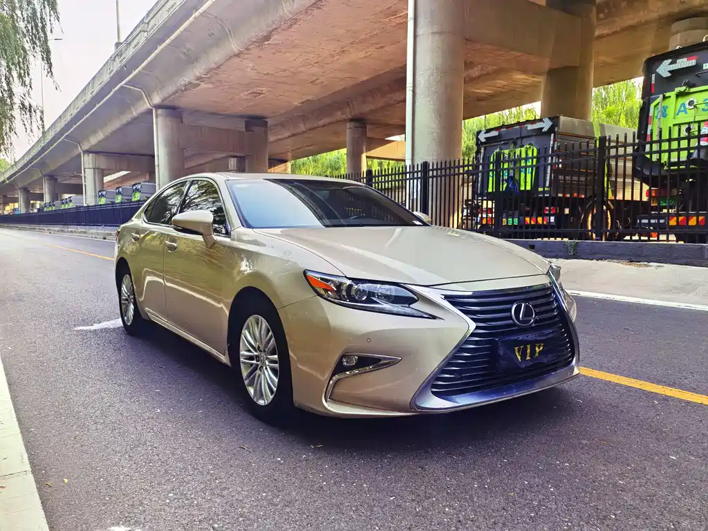 Lexus ES — фото 3