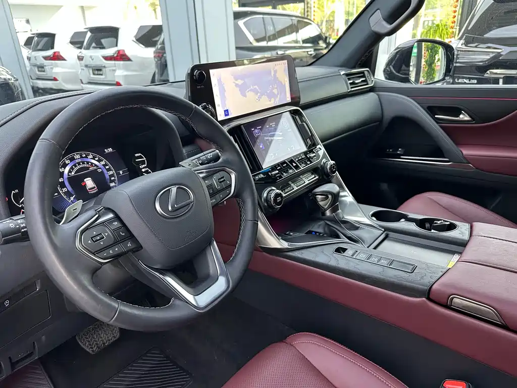 Lexus LX — фото 13