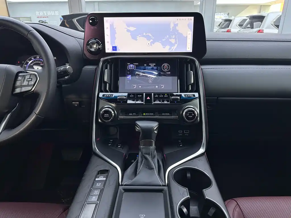 Lexus LX — фото 14