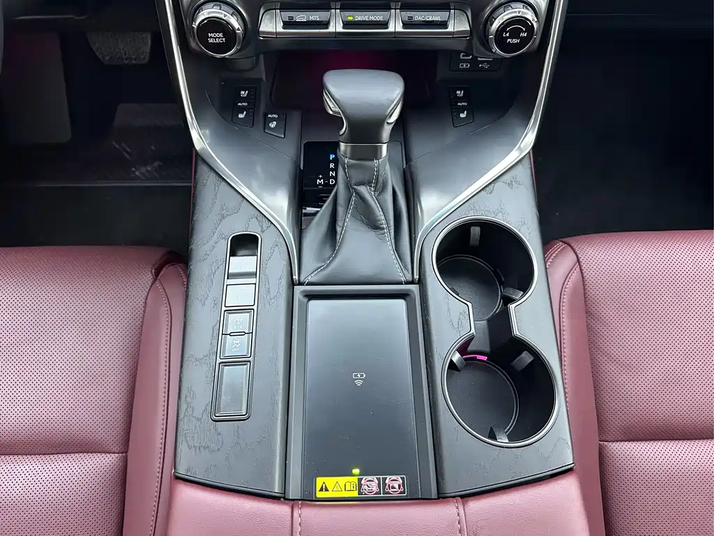Lexus LX — фото 15