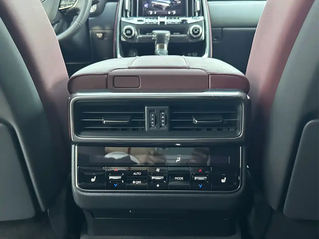 Lexus LX — фото 18