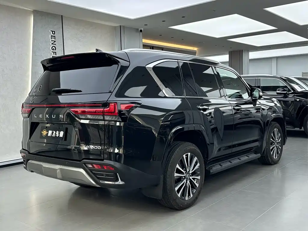 Lexus LX — фото 21