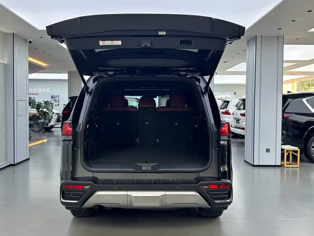 Lexus LX — фото 22