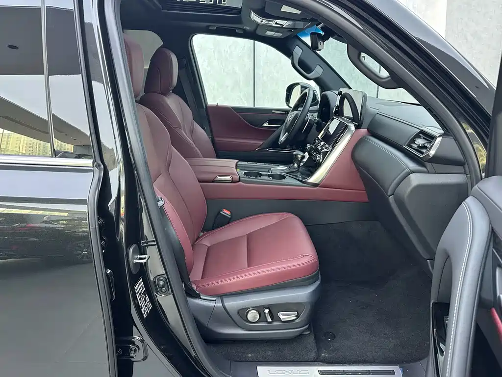 Lexus LX — фото 9