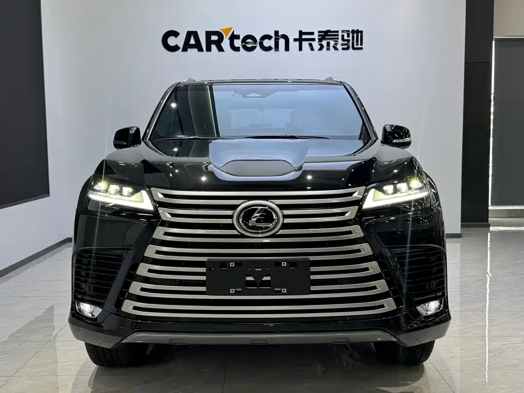 Lexus LX — фото 2