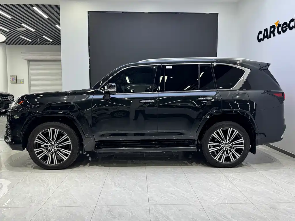 Lexus LX — фото 6