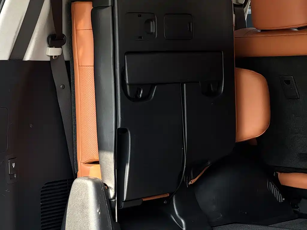 Lexus LX — фото 25